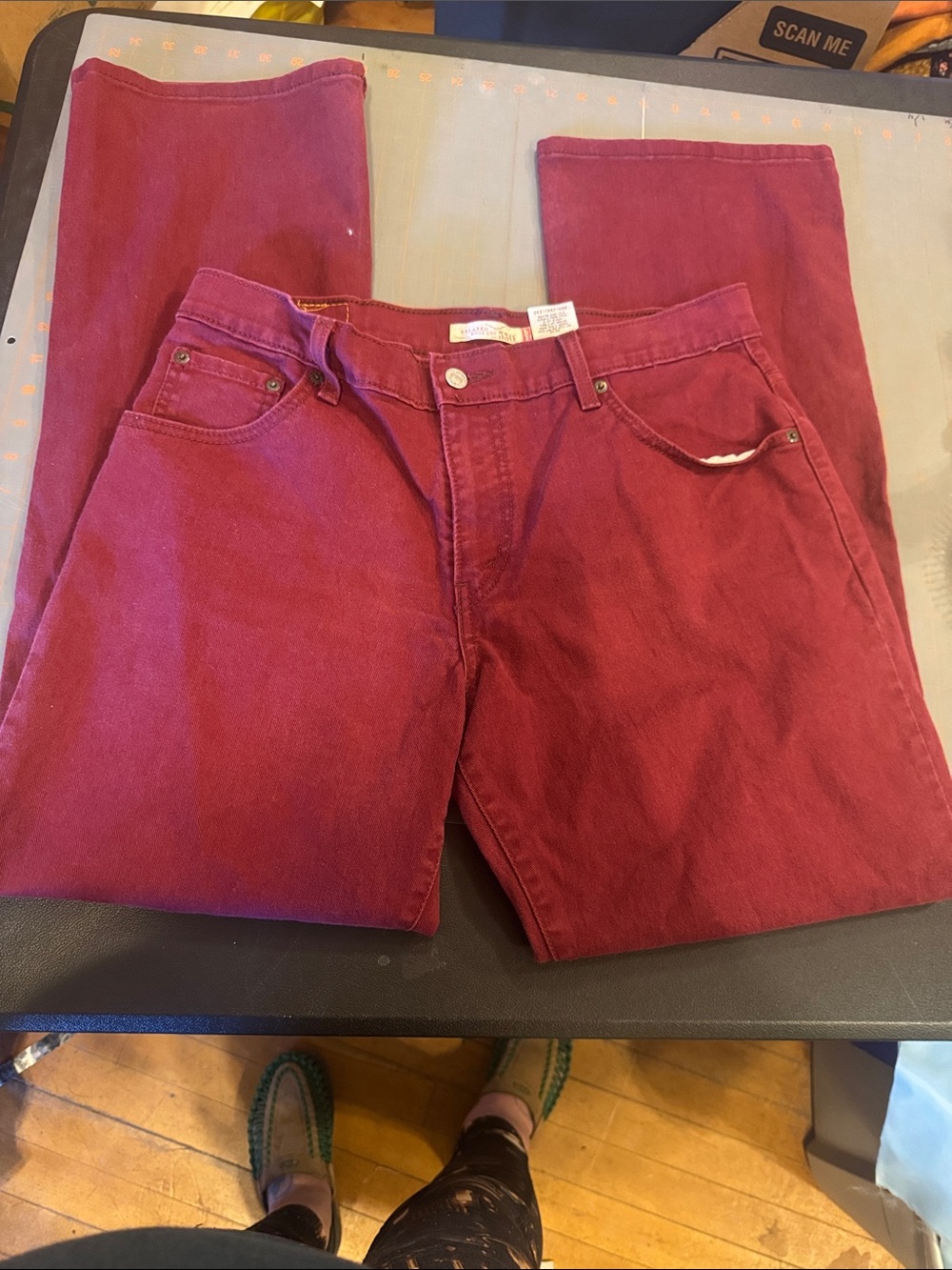 Levi's Women’s Deep Burgundy 550 Relaxed Jeans